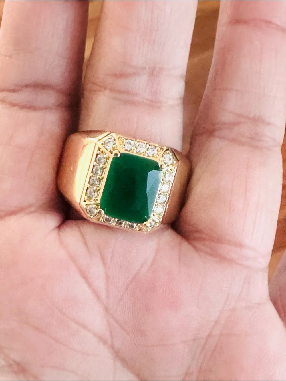 18K Gold Plated Men's Ring with Emerald Green Stone. Size 9
